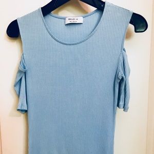 Bailey 44 light blue cold shoulder knit top Sm